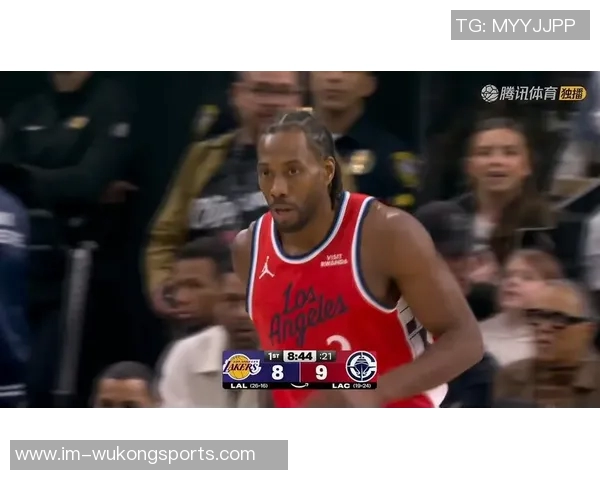 莱昂纳德半场状态火热三分球连中五记砍下18分助球队争胜